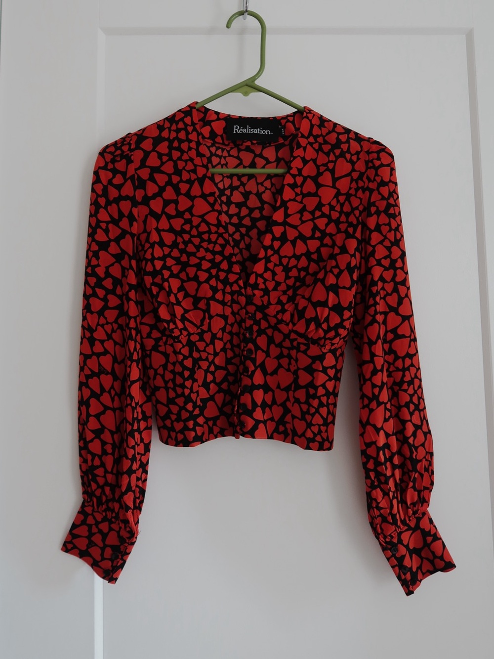 Realisation par Silk V-neck top